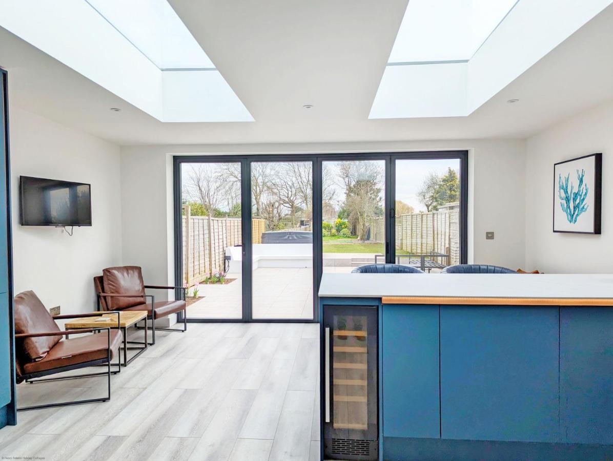 Malthouse Cottage West Wittering Exterior photo